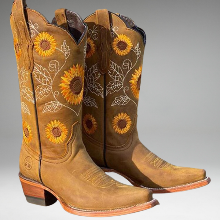 Luna - Bohemian Style Boots
