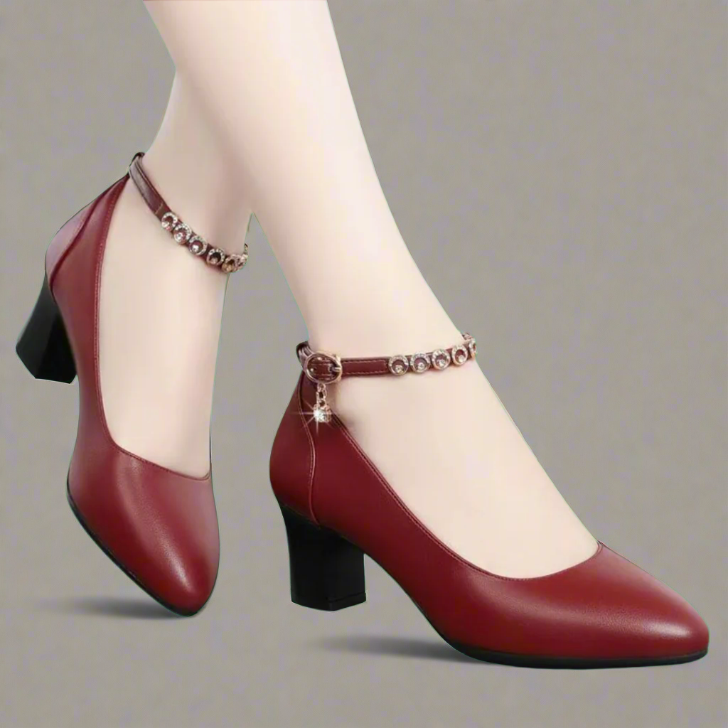 Zymara | Pumps in Premium Patent Leather for Your Office Style