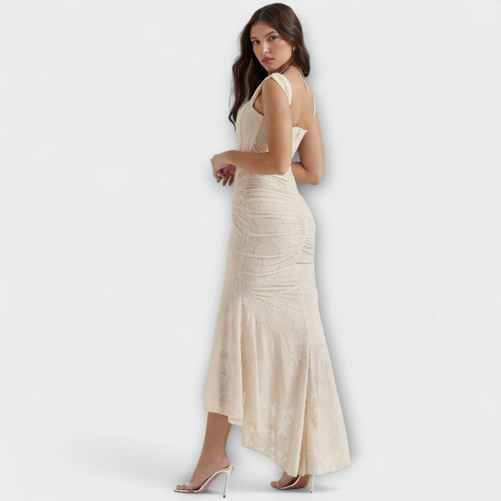 Renske – Long Dress with Elegant and Refined Corset